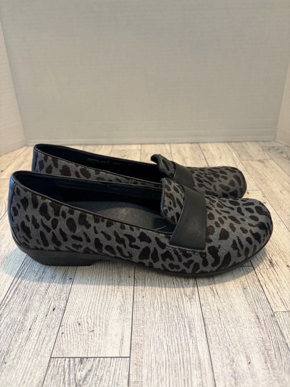 Dansko Olivia Gray Black Cheetah Flat Shoes Calf Hair Loafer Comfort Size 37